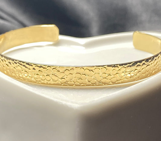 Bracelete detalhado banhado a Ouro